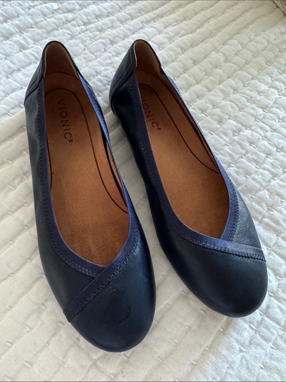 Vionic Navy Leather Ballet Flats! Super comfortable!